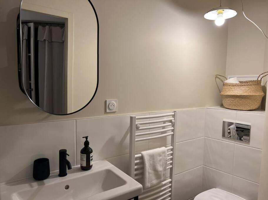 パリMarais - Unique Duplex Decorated With Tasteアパートメント エクステリア 写真
